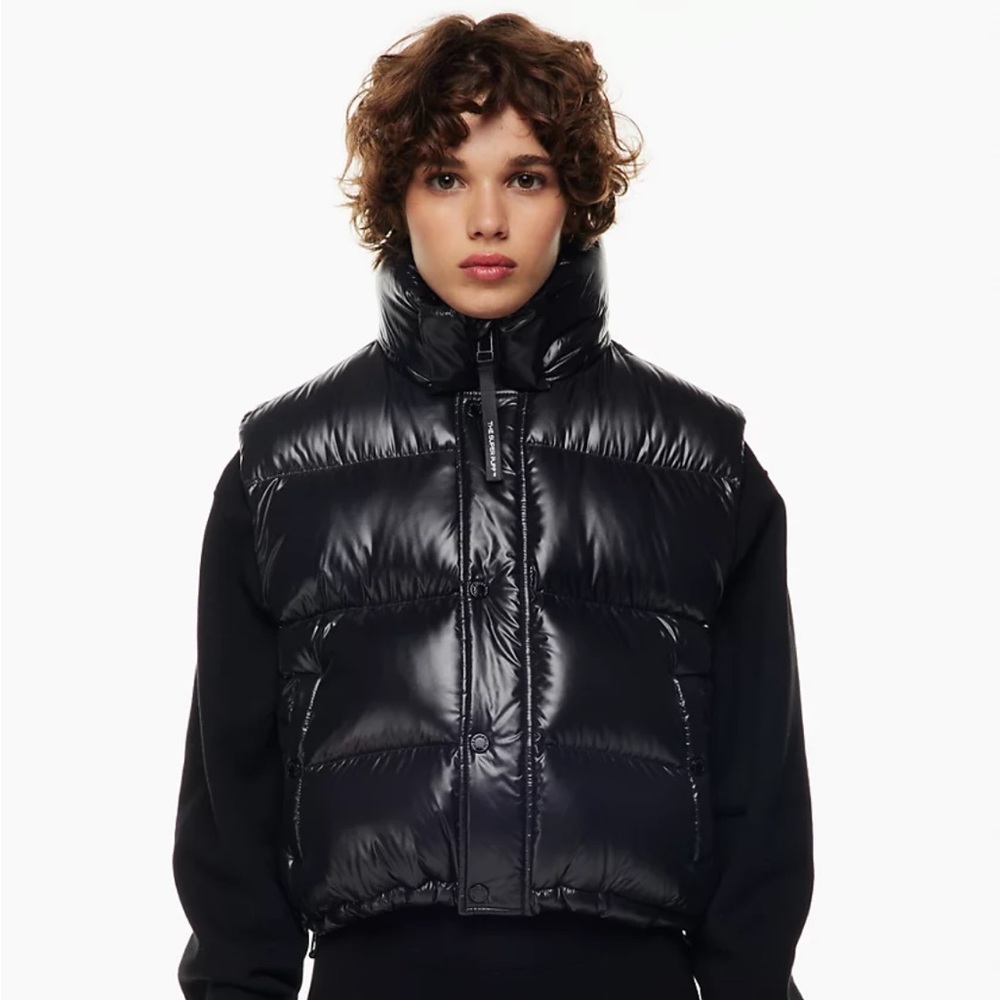 Aritzia TNA Shorty Super Puff Vest